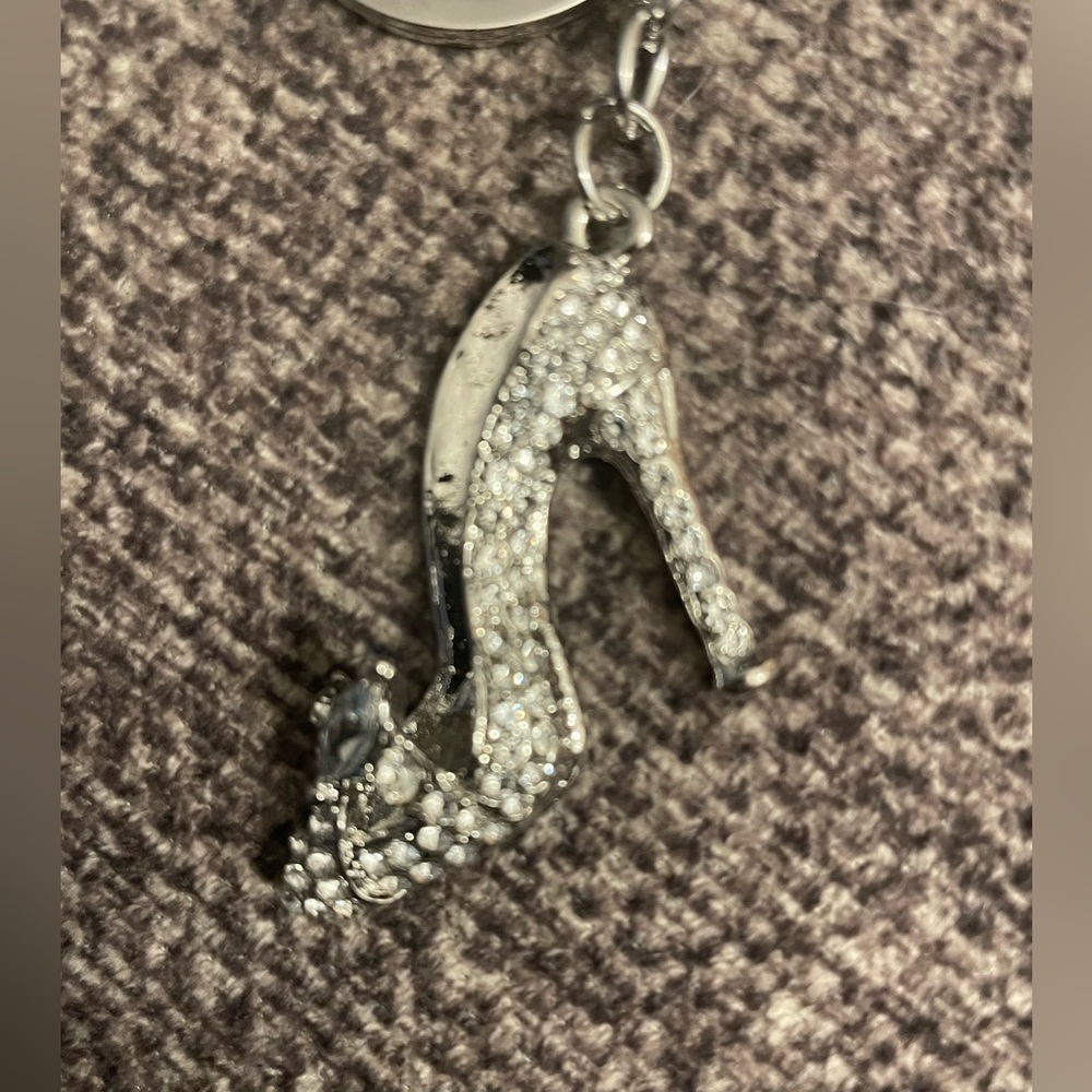 Shoe Purse Charm/Keychain in Silvertone with Rhinestones. New in Package. - Picture 2 of 4